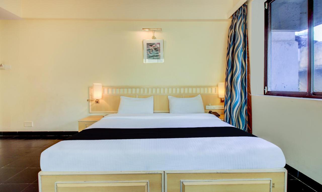 Hotel Kadamb Residency Мумбаи Экстерьер фото