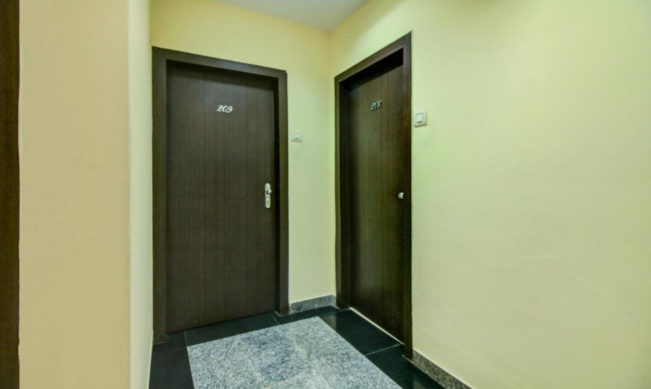 Hotel Kadamb Residency Мумбаи Экстерьер фото